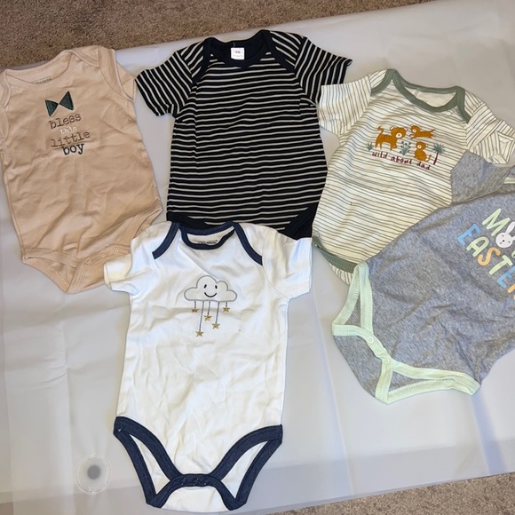 Baby Gear onesies bundle - Picture 1 of 4
